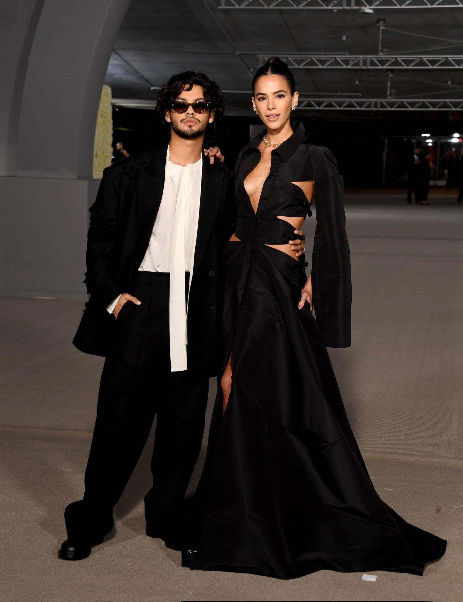 Bruna Marquezine aparece em publicação de Xolo Maridueña e fãs torcem